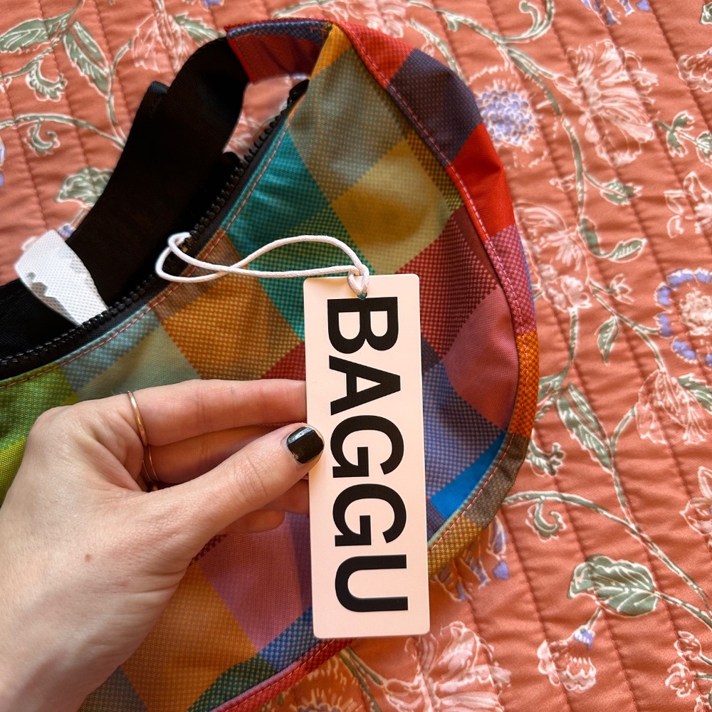 NWT Small Baggu Madras Crescent Bag! - Picture 5 of 6